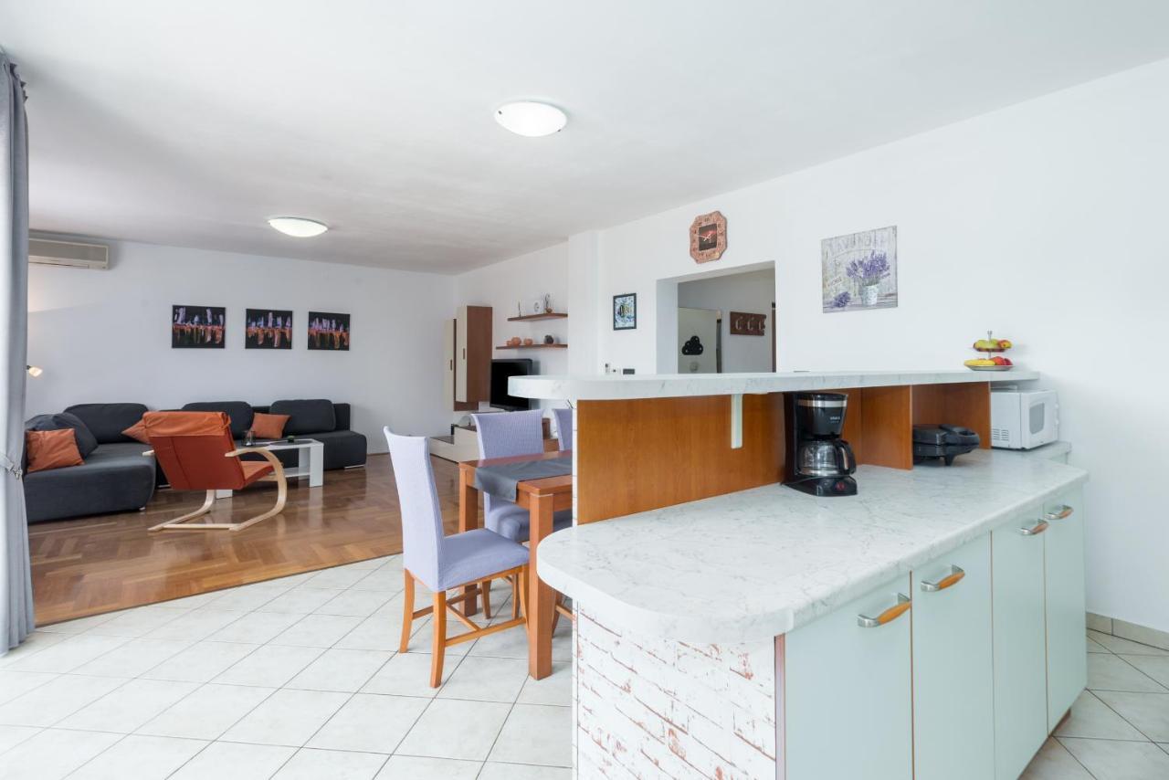 Apartments Emil PUY Eksteriør bilde
