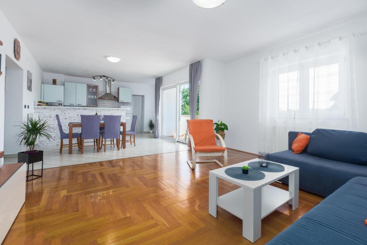 Apartments Emil PUY Eksteriør bilde